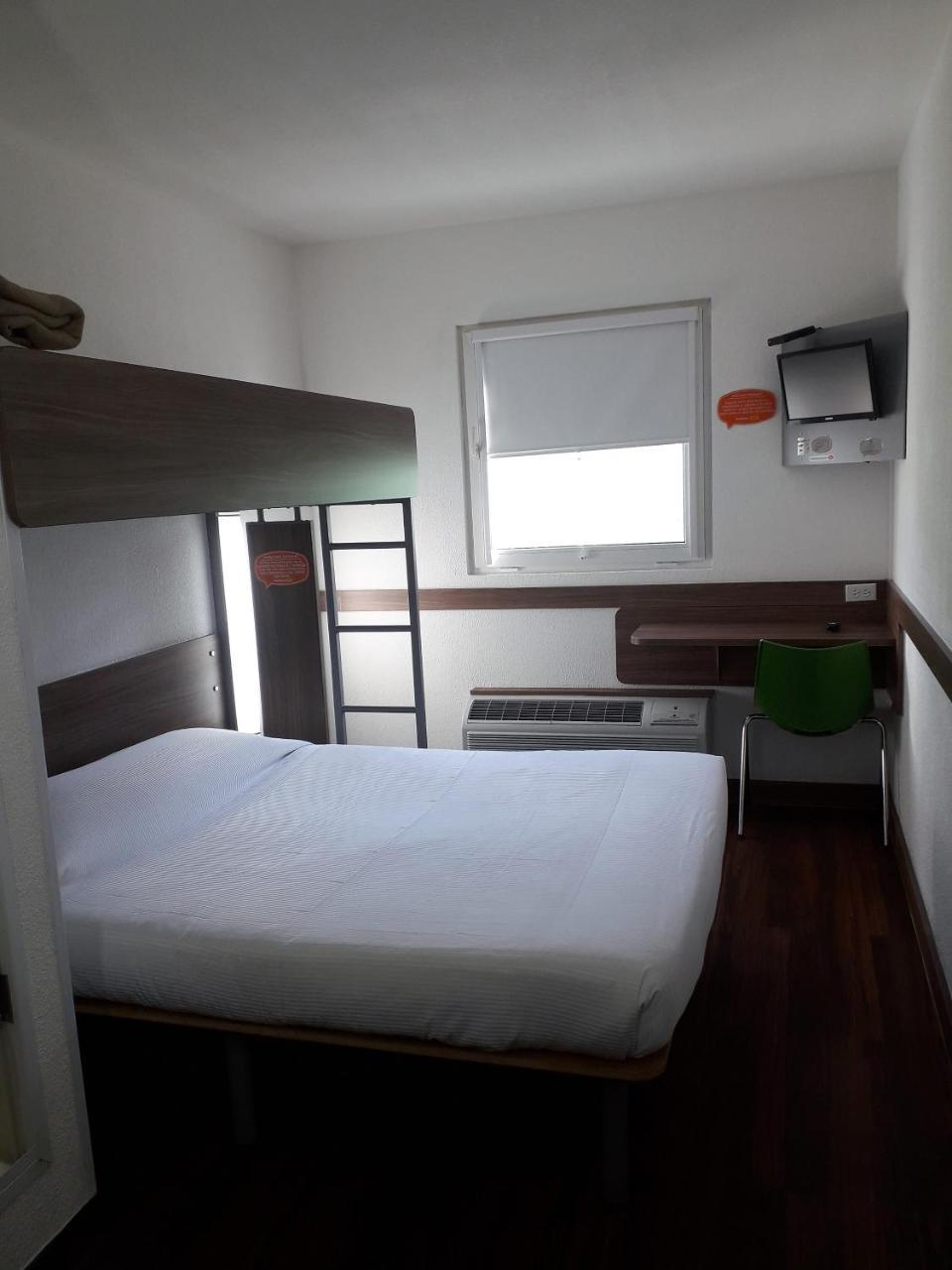 Hotel Hi! Querétaro Esterno foto